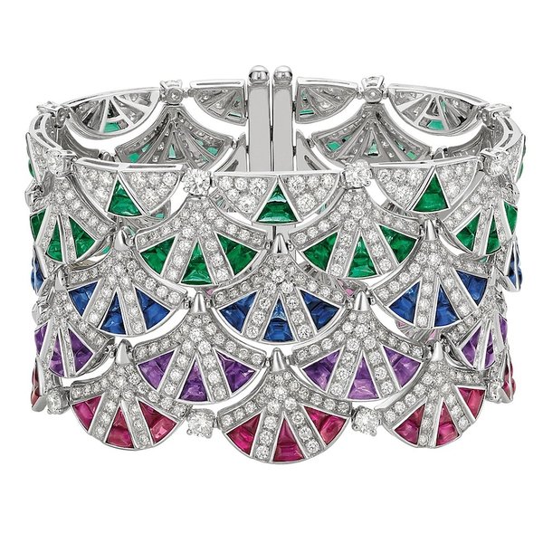 bizuteria-marki-bulgari-360399-GALLERY600-29a5b1f