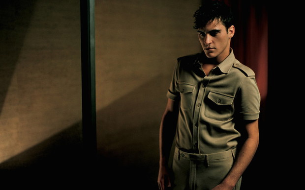 joaquin-phoenix-dla-prady-362746-GALLERYBIG-0714cd2