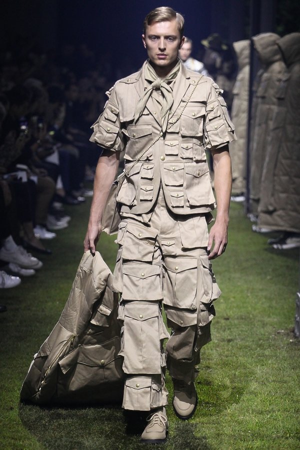 pokaz-moncler-gamme-bleu-na-wiosnelato-2017-363388-GALLERY600-9ab1b63