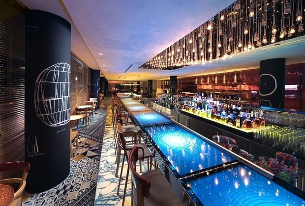 hotel-m-social-zaprojektowany-przez-philippea-starcka-w-singapurze-364829-GALLERYBIG-483eae3