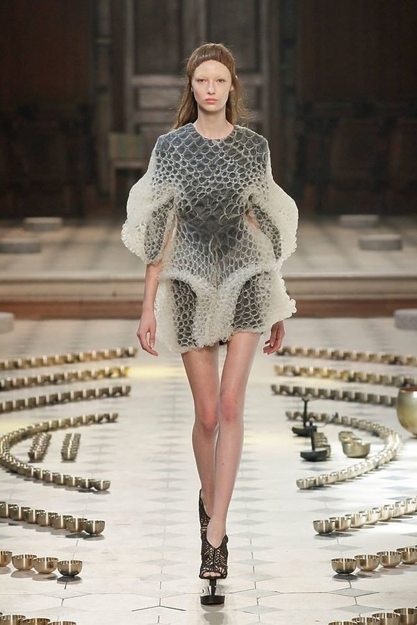 iris-van-herpen-364962-GALLERY600-1beade5