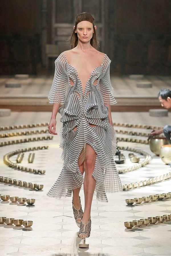 iris-van-herpen-364968-GALLERY600-df00526