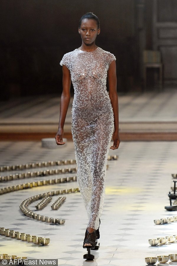 iris-van-herpen-364970-GALLERY600-f577ea5