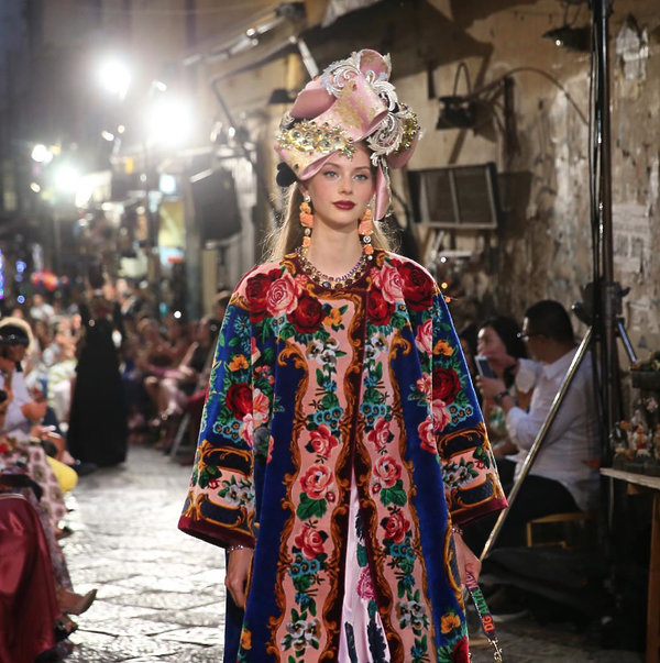 pokaz-dolce-gabbana-w-neapolu-365212-GALLERY600-28195c9