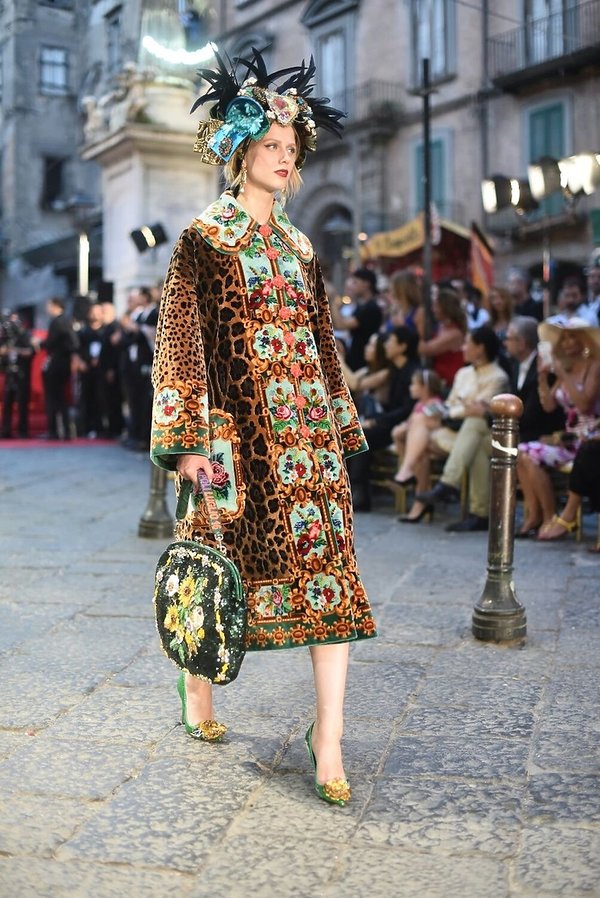 pokaz-dolce-gabbana-w-neapolu-365220-GALLERY600-42d2eed