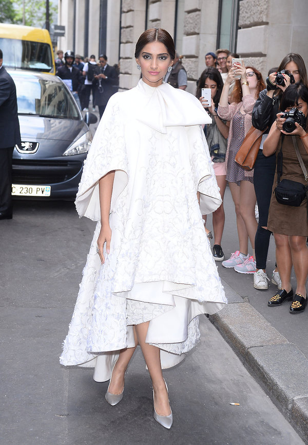 street-style-z-paryskich-pokazow-haute-couture-na-jesien-2016-364982-GALLERY600-ee27c78