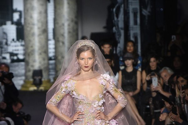Suknie ślubne z pokazu haute couture jesień 2016 Elie Saab