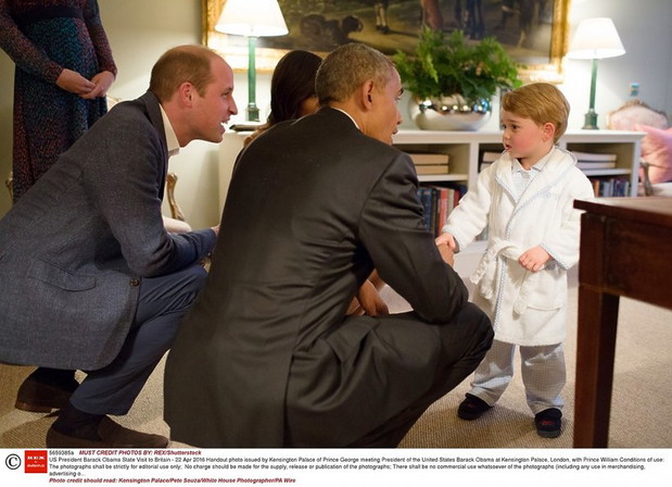 barack-obama-i-maly-ksiaze-george-w-szlafroku-350607-GALLERYBIG-a4ee666