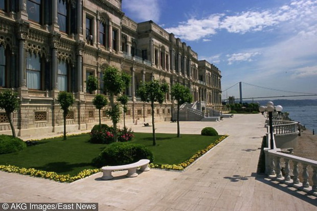 hotel-du-palais-miejsce-wakacji-ksiecia-williama-i-ksieznej-kate-369226-GALLERYBIG-33e0741