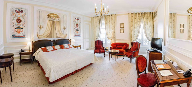 hotel-du-palais-miejsce-wakacji-ksiecia-williama-i-ksieznej-kate-369230-GALLERYBIG-2750637