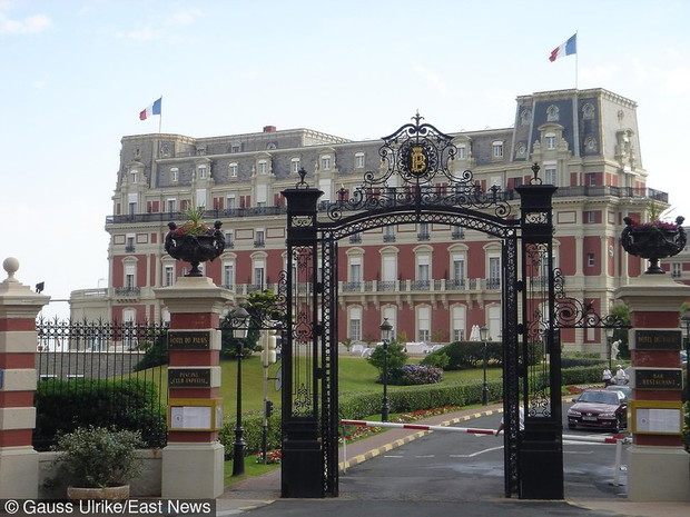 hotel-du-palais-miejsce-wakacji-ksiecia-williama-i-ksieznej-kate-369228-GALLERYBIG-87339c1