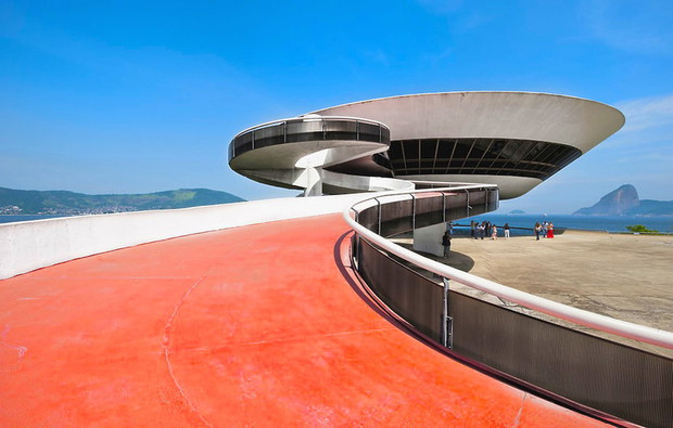 niteroi-contemporary-art-museum-369743-GALLERYBIG-274b196