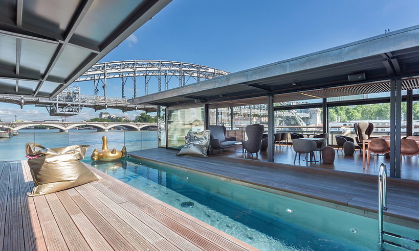 Pływający hotel po Sekwanie w Paryżu, the Off Paris Seine