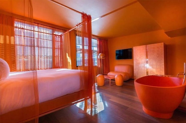 plywajacy-hotel-po-sekwanie-w-paryzu-the-off-paris-seine-370350-GALLERYBIG-b345348