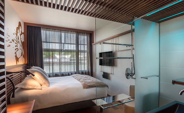 plywajacy-hotel-po-sekwanie-w-paryzu-the-off-paris-seine-370358-GALLERYBIG-f1f8221