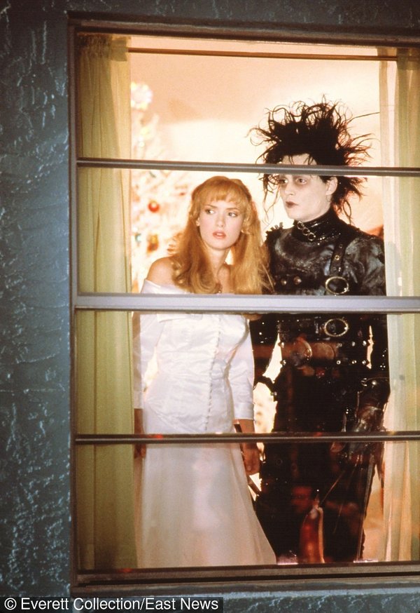 edward-scissorhands-winona-ryder-johnny-depp-1990-372117-GALLERY600-6fa007d