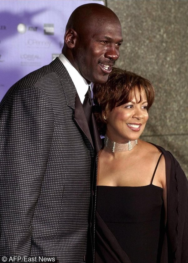 michael-jordan-juanita-jordan-2000-371714-GALLERY600-dc64345