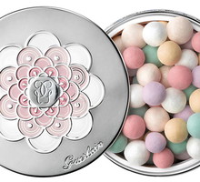 Puder rozświetlający marki Guerlain