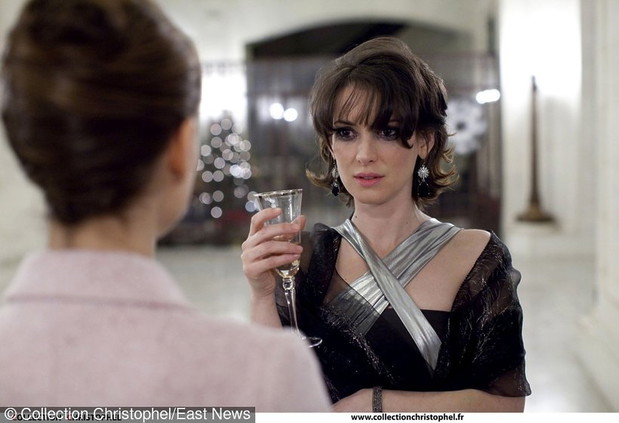 winona-ryder-czarny-labedz-2011-372121-GALLERYBIG-9a45c0f