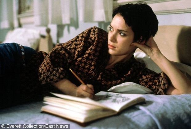 winona-ryder-przerwana-lekcja-muzyki-372122-GALLERYBIG-7779755