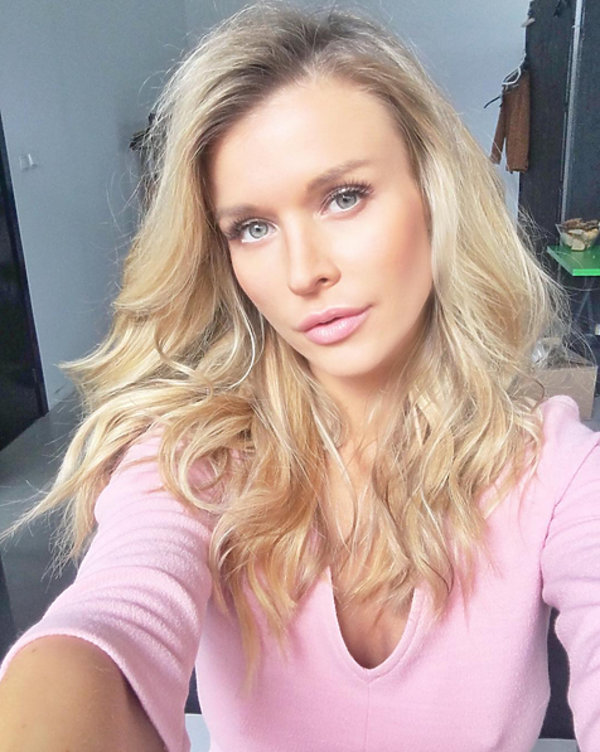 joanna-krupa-w-rozowej-blizce-362597-GALLERY600-adcbaf4