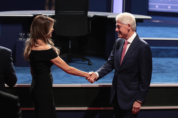 bill-clinton-i-melania-trump-w-trakcie-debaty-prezydenckiej-379966-GALLERYBIG-56ac914