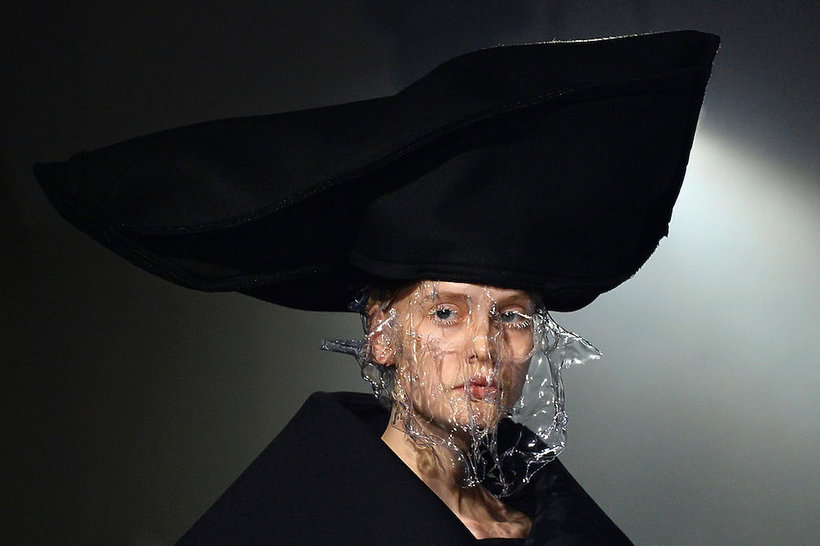 Pokaz Rei Kawakubo z Comme des Garçons na wiosnę 2017