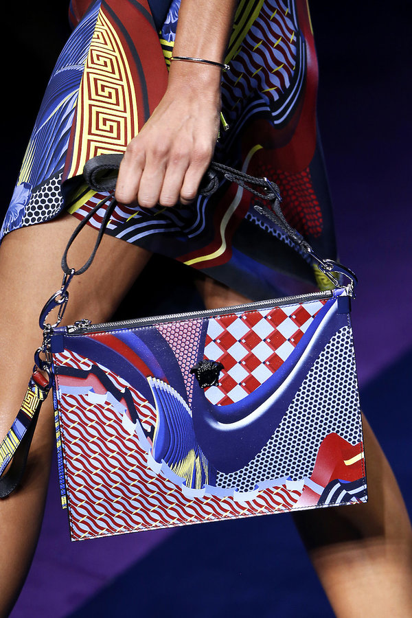 torba-versace-na-wiosne-2017-380885-GALLERY600-40a8031
