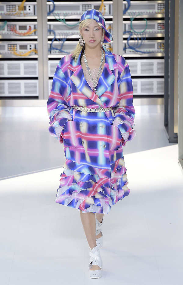 pokaz-kolekcji-chanel-na-wiosne-2017-381818-GALLERY600-e100d34