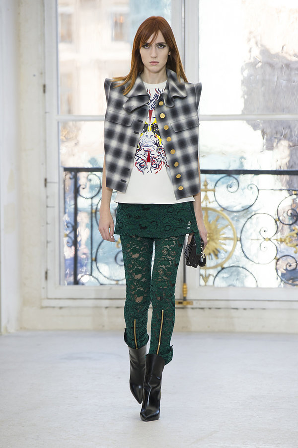pokaz-louis-vuitton-na-wiosne-2017-382137-GALLERY600-8a723c1