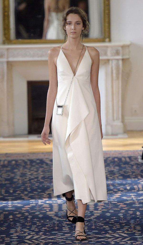 pokaz-valentino-na-wiosne-2017-382230-GALLERY600-338168e