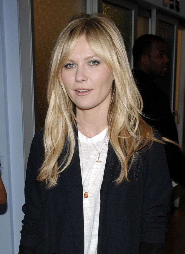 Kirsten Dunst and Jason Schwartzman Visit MTV's "TRL" - October 18, 2006