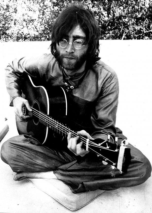 john-lennon-w-rankingu-najlepiej-zarabiajacych-gwiazd-po-smierci-2013-magazynu-forbes-172918-GALLERY600-1fdaaa7