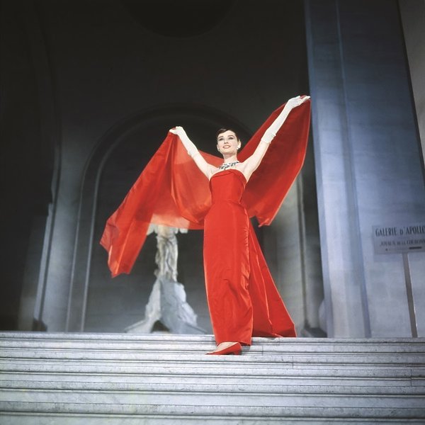 ksiazka-z-nieznanymi-zdjeciami-audrey-hepburn-david-wills-audrey-the-50s-harpercollins-387800-GALLERY600-fb8016d