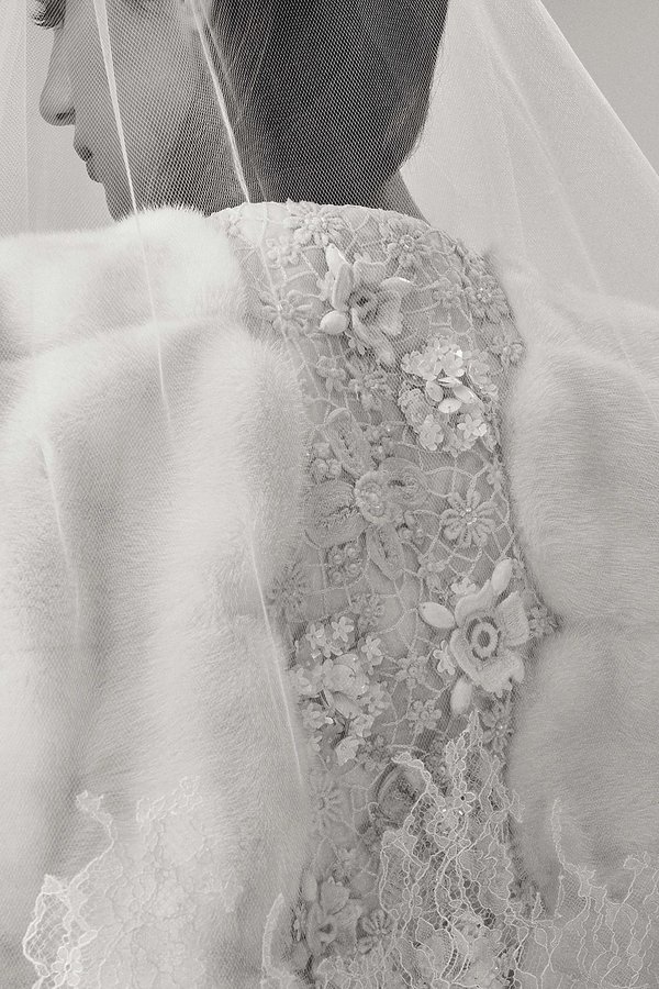elie-saab-kolekcja-sukien-slubnych-na-jesien-2017-388009-GALLERY600-2f2105b