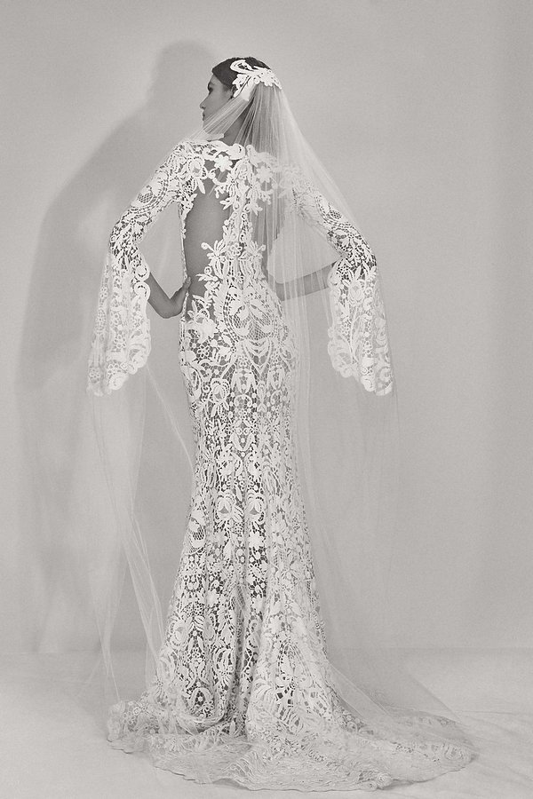 elie-saab-kolekcja-sukien-slubnych-na-jesien-2017-388011-GALLERY600-09ab983