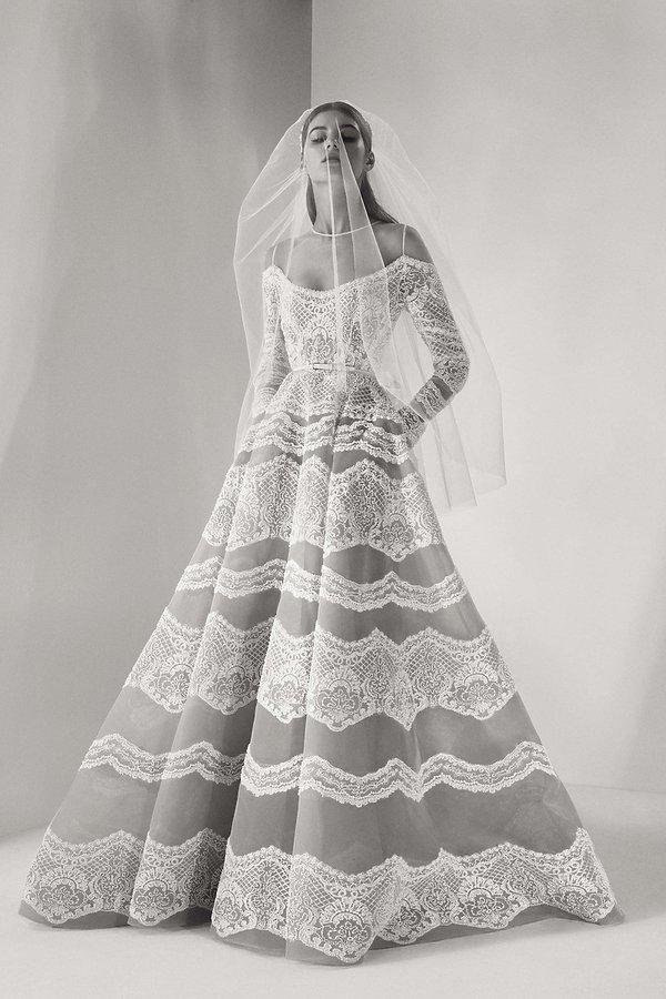 elie-saab-kolekcja-sukien-slubnych-na-jesien-2017-388012-GALLERY600-8af9dc6
