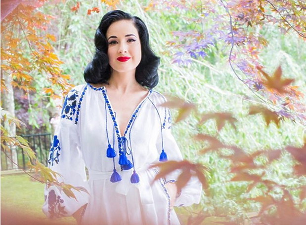 dita-von-teese-388588-GALLERYBIG-94fd27d