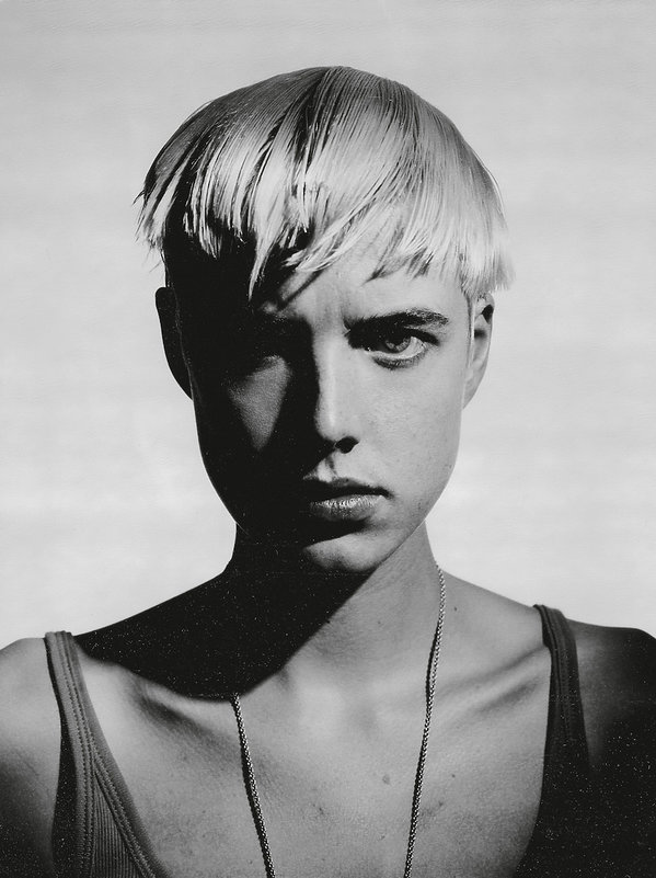 hair-by-sam-mcknight-najslynniejszy-fryzjer-swiata-sam-mcknight-wystawy-w-londynskim-somerset-house-389251-GALLERY600-0ef151d