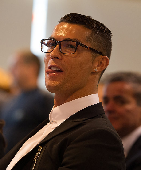 cristiano-ronaldo-w-okularach-392447-GALLERY600-0d484a2