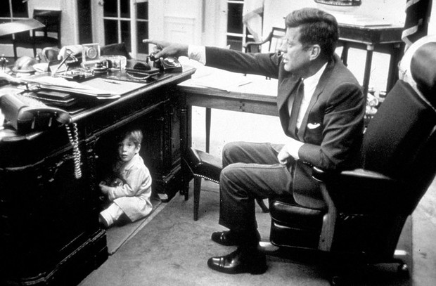 john-kennedy-jr-392385-GALLERYBIG-ea507f1