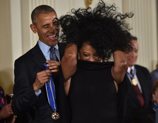 barack-obama-i-diana-ross-392888-GALLERYBIG-7d1c98f