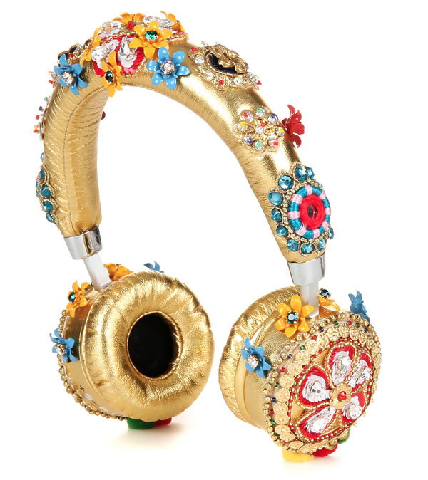Linia dodatków Dolce & Gabbana zaprojektowana  dla sklepu internetowego mytheresa
