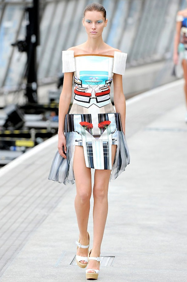 w-2011-roku-kolekcja-mary-katrantzou-394336-GALLERY600-9616595