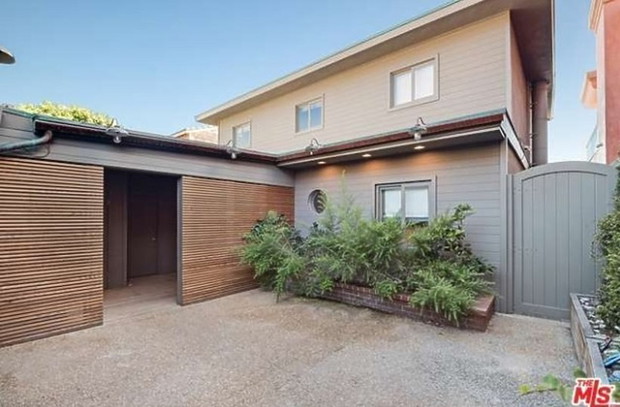 leonardo-dicaprio-front-dom-w-malibu-394947-GALLERYBIG-7704a31