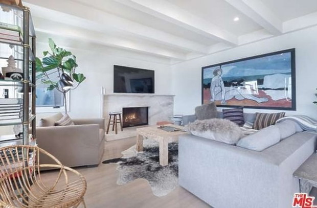 leonardo-dicaprio-salon-dom-w-malibu-394951-GALLERYBIG-9b0055a