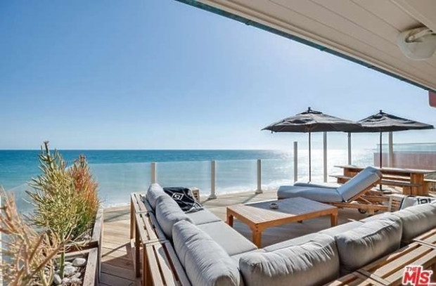 leonardo-dicaprio-taras-dom-w-malibu-394952-GALLERYBIG-6d0a94b