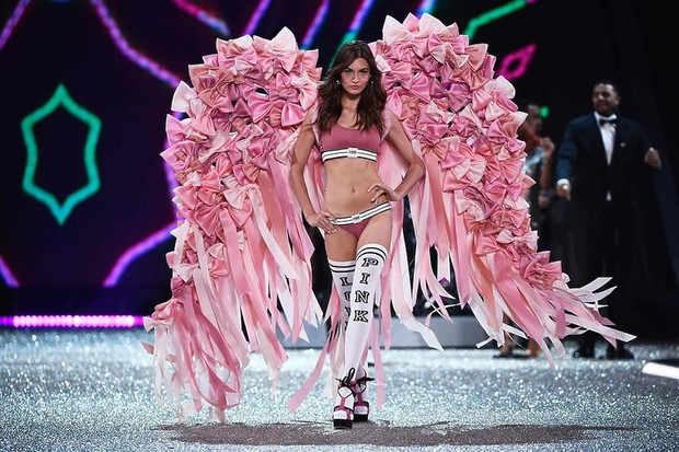 pokaz-victorias-secret-w-paryzu-394961-GALLERYBIG-f050978