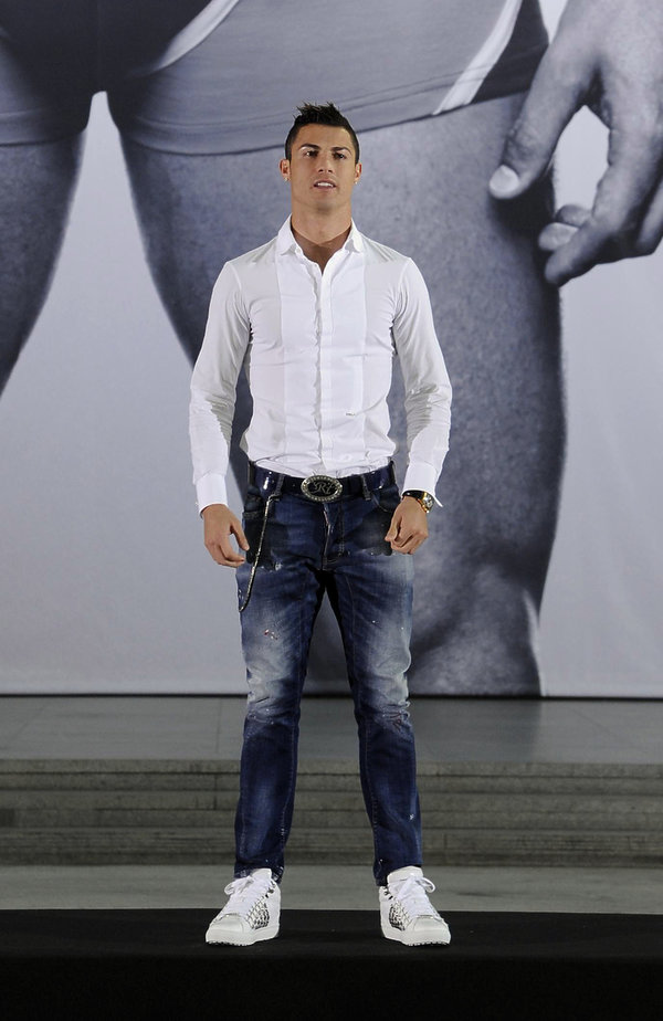 styl-cristiano-ronaldo-395408-GALLERY600-c29f8e5