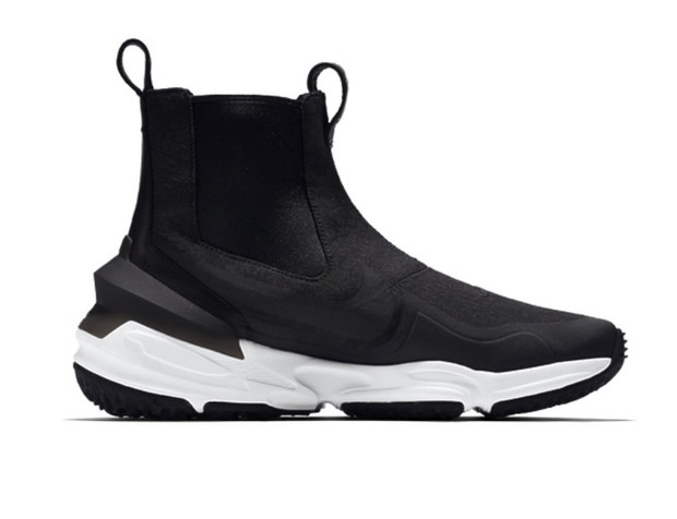 riccardo-tisci-zaprojektowal-buty-dla-firmy-nike-396739-GALLERYBIG-8a7a3c6